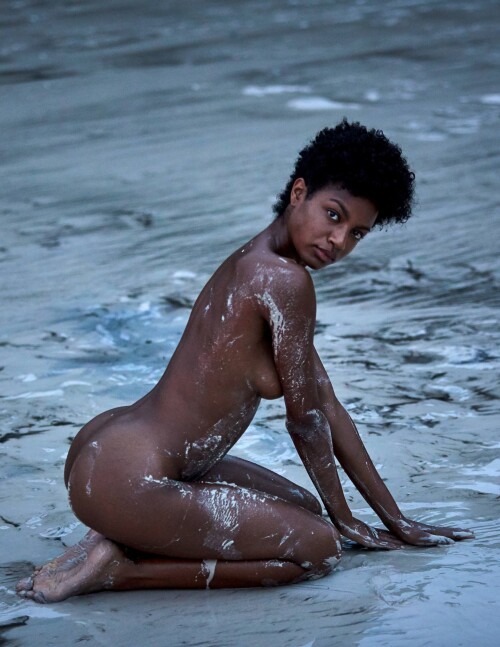 Ebonee Davis Fantastic Naked Body 18fd5249d0157054eb
