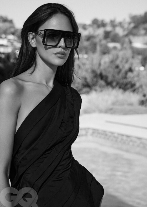 Eiza Gonzalez con lentesf1f6f12fb2ae88c6