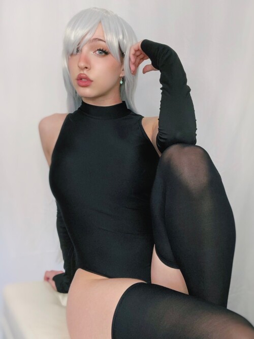 Elizabeth Liones II 32