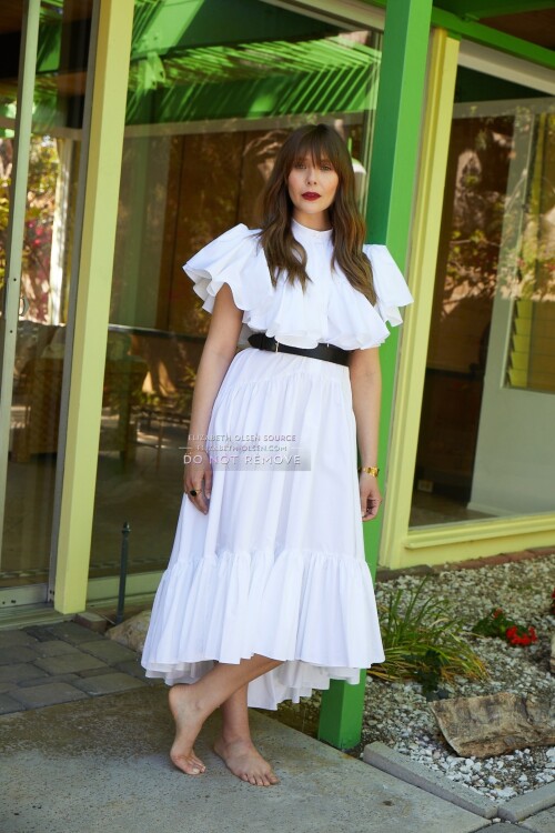 Elizabeth Olsen Feet 774196141ab3cae28f3c2d9