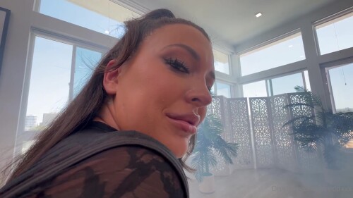 ElizabethSkylar 1080 frame at 0m12s139683b0ffd683e0