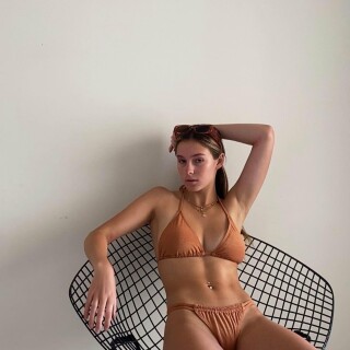 Ella-A-304289467011fed255d0bb25083985d554