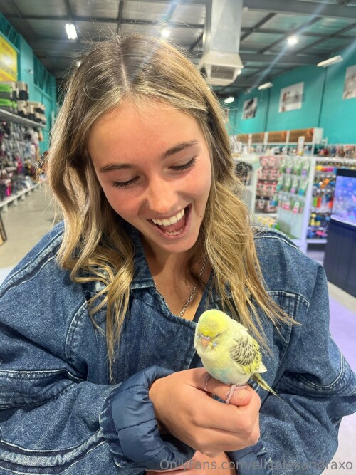 Ella-A-4040476e7ef75878a2