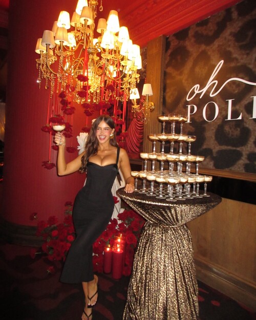 Ella Cervetto 16a181cb0894a12f0c