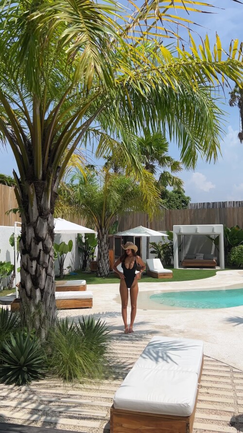 Ella Cervetto 7fcb0be0e7522d2a2