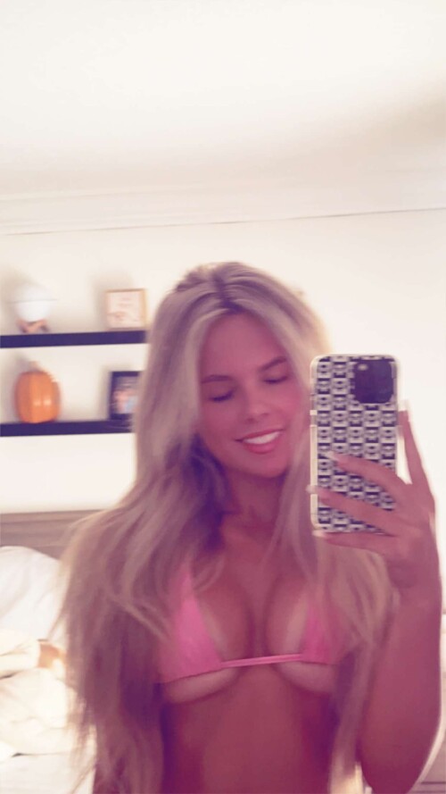 Ellie Blue on Snapchat 5993ef98d05bd8909