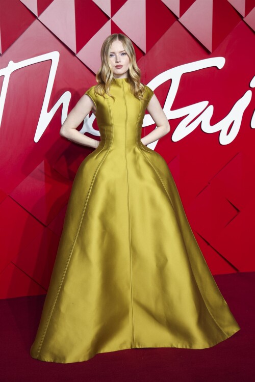 Ellie Bamber 1eb9ca88d8821f45f