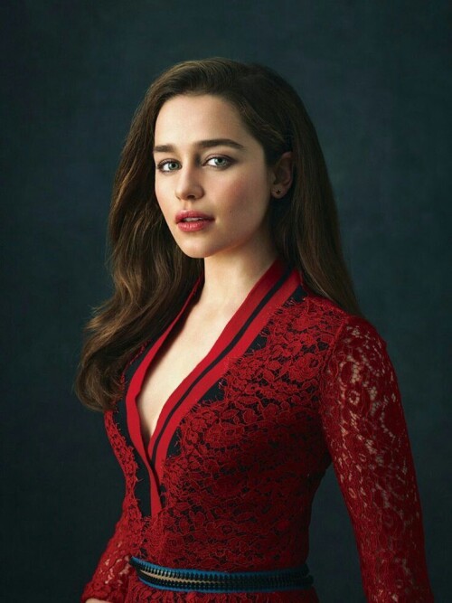 Emilia Clarke R024189ea0b6742025d5