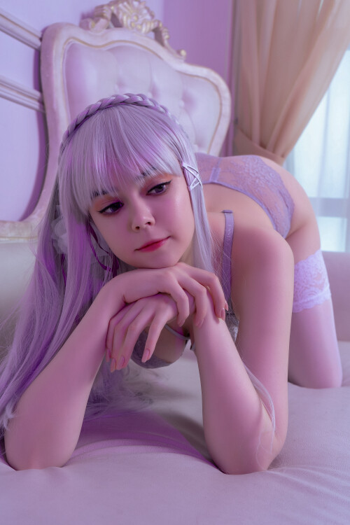 EmiliaFan232bad7f4f4ad9c1d1