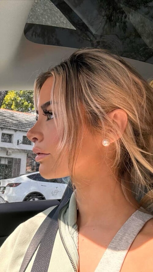 Emily Elizabeth 1045ddf1709d34e2ff