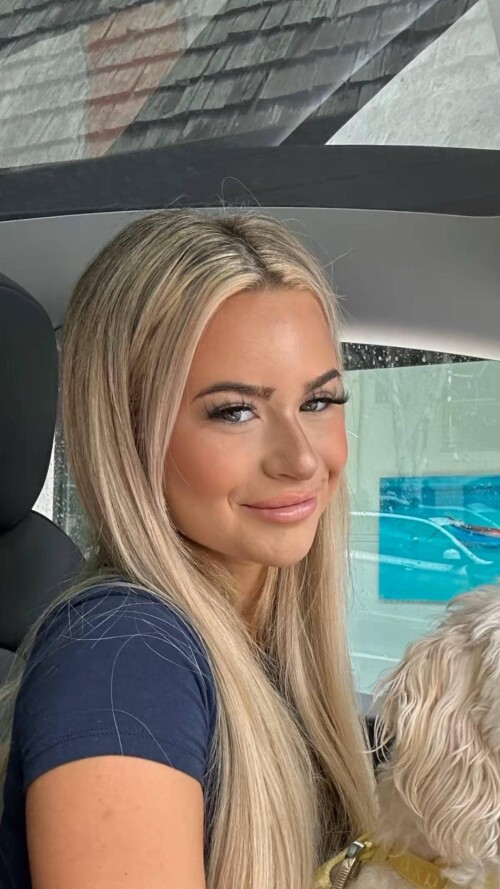 Emily Elizabeth 201931f9176b4fe2c