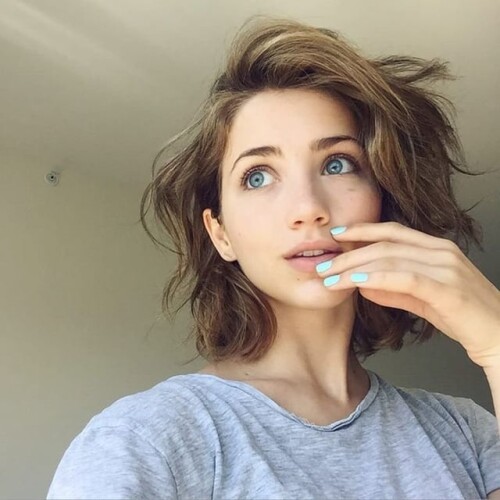 Emily Rudd R009e7f4490a019ea259
