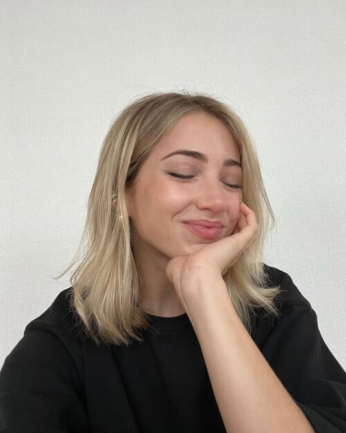 Emily Rudd R0231f339e44b926cf2f