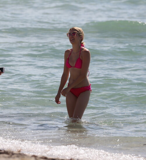 Emma 106c73d94174a76019