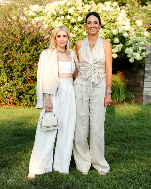 Emma_Roberts_at_Brunello_Cucinelli_and_W__lffer_Estate_host_an_intimate_evening_in_the_H__16_04dda682754f25a3.jpeg