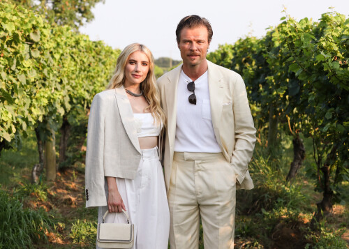 Emma_Roberts_at_Brunello_Cucinelli_and_W__lffer_Estate_host_an_intimate_evening_in_the_H__19_376b450fadc58a99.jpeg