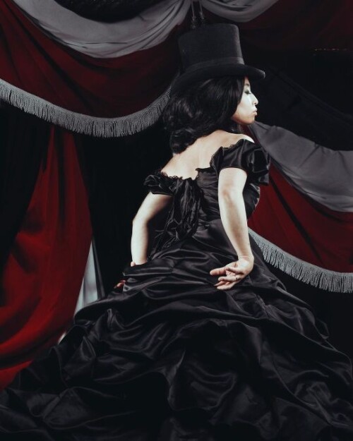 Erika Ishii 1328855a826b51923ea