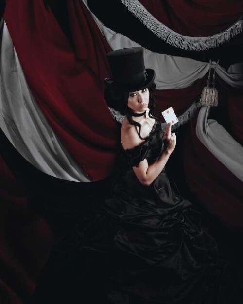 Erika Ishii 134f0fb9ac9fd28c010