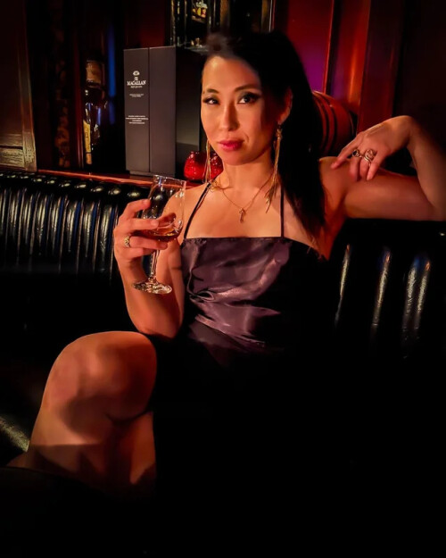 Erika Ishii 19835a69945e3f4b96f