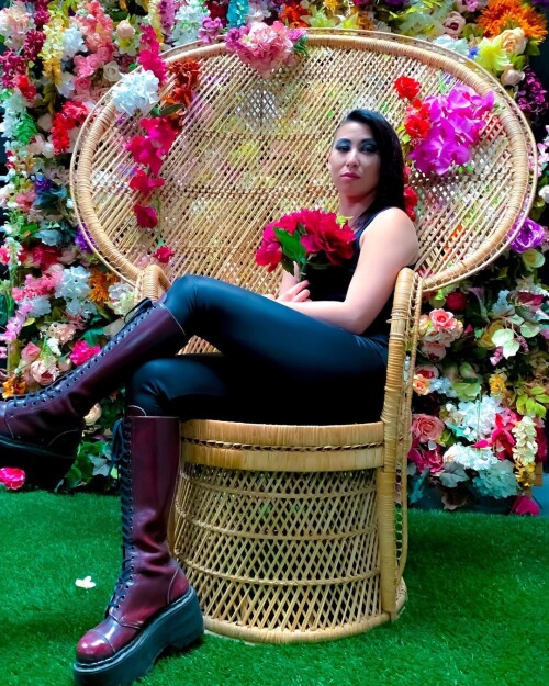 Erika Ishii 52c7486b3e3bd4b37