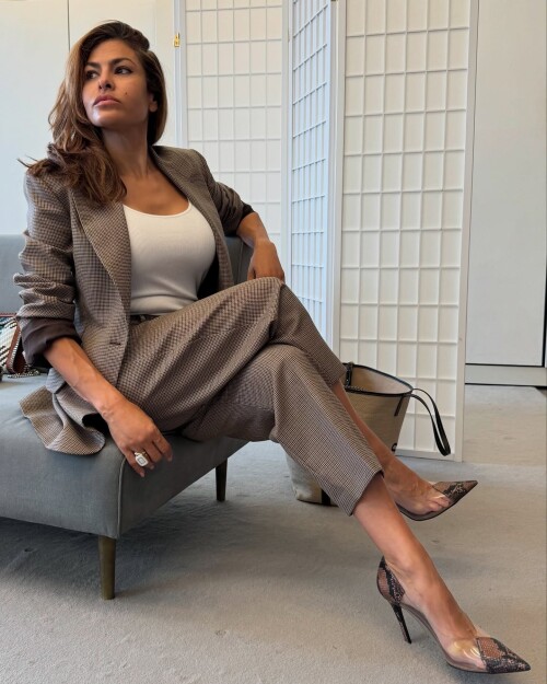 Eva_Mendes_-_2025.04.29_-_IG_-_0016afb3599f977c3d4