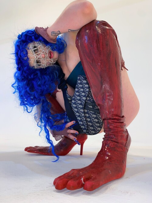 Ey b4H5WYAIZWF8a7f7a1e4cd5654b3