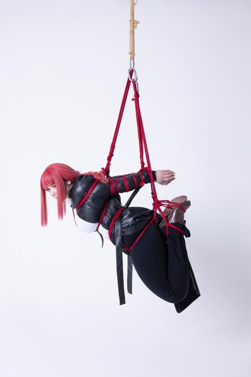 F jzcfSawAE1YJ2b9c2f8ed966fe9ed