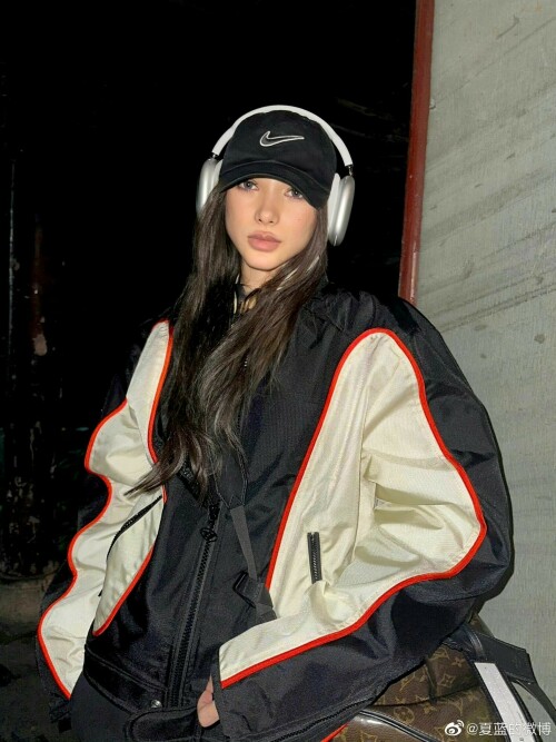 F04CC05B 67D2 4624 94F8 2D20BA5900E4