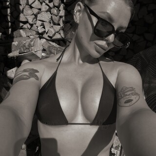 F05wo0RWIAIw-pO8e5828347e946928