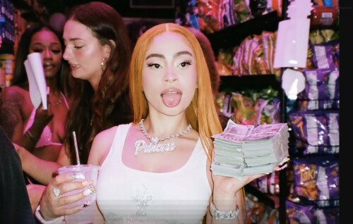 F1 ezW XgAA9T2v711088b4c3cf0612