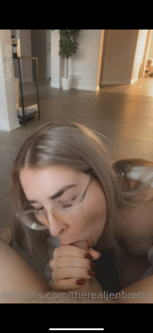 F18295E4-850E-48A8-A2D4-D3944D7370B3