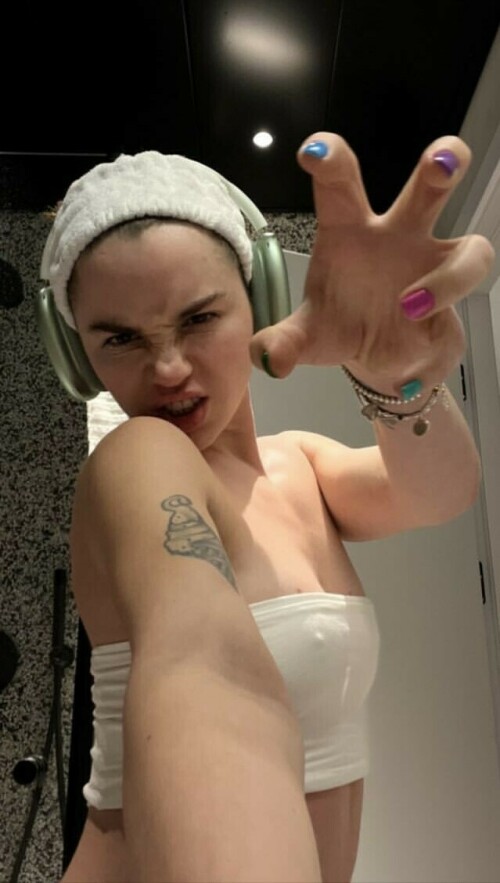 F2D950A4 C5E7 4E5D AB17 1F363C9B4A05