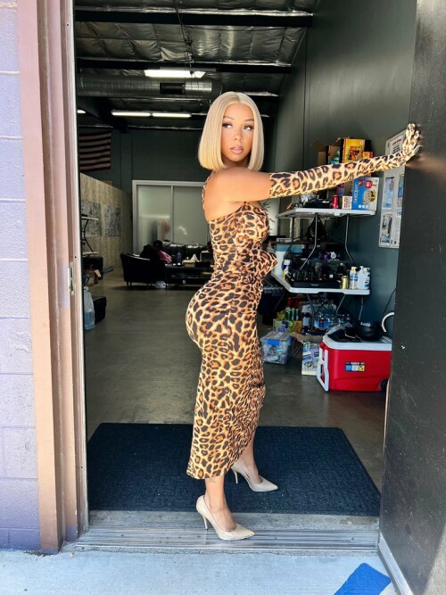 F2zMRMFbgAA96 Ab6864f68d9e1ff6b