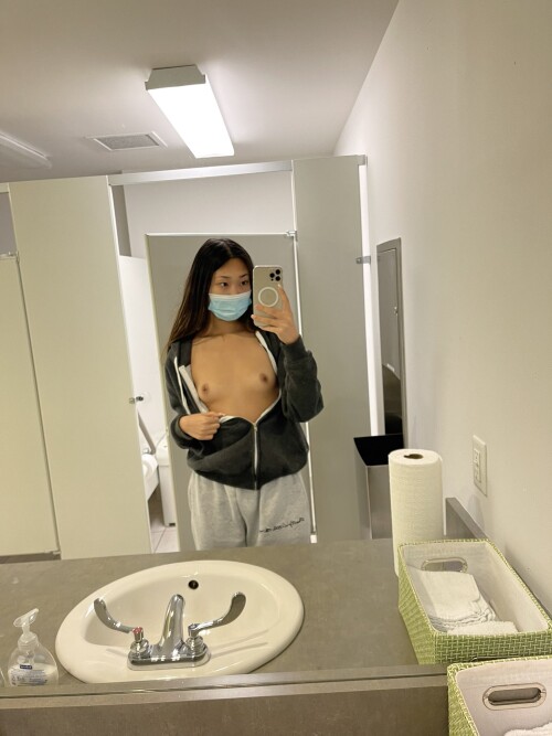 F397B84B AB01 4B33 803D 9477577D104A