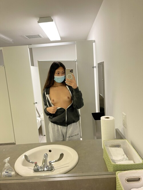 F397B84B AB01 4B33 803D 9477577D104A