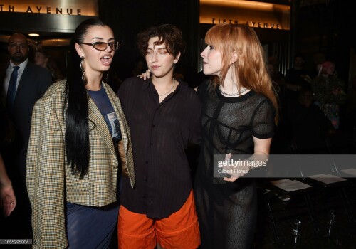 F5oGygIWMAA7Cyi714df7ec27a7f724