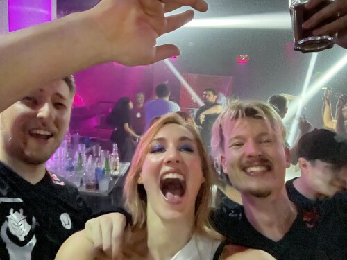 F5vg9 GXMAAIT2g1c86bc8ec5b719d5