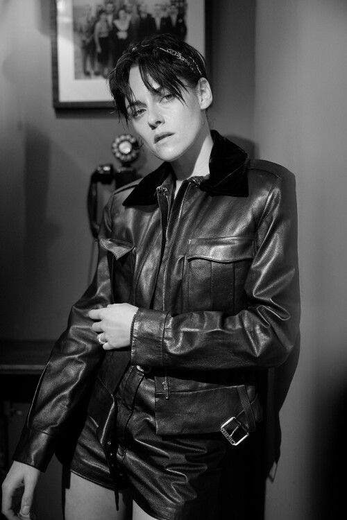 F6fZMAYXIAENINj81846b969f3b7596