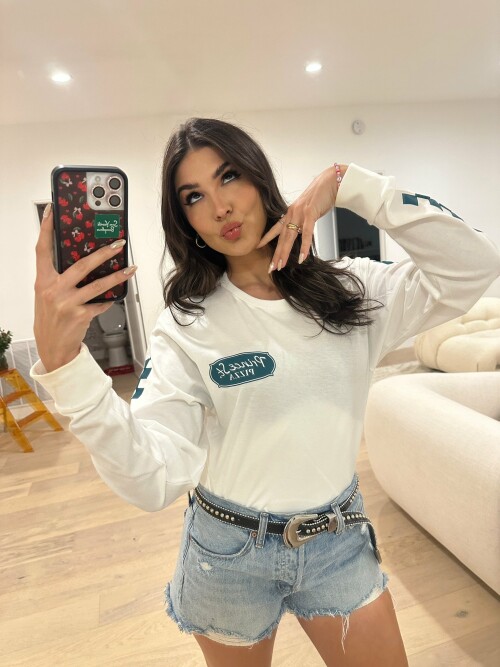 F7Y28U9aUAAd1iocf3127cc68b5887b