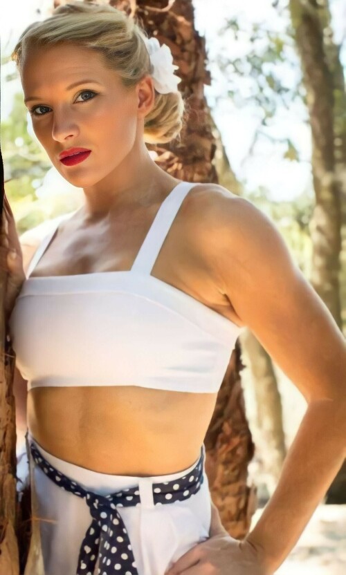 F83FA2A6 B5D2 45E3 A958 2F5D78CB1E90