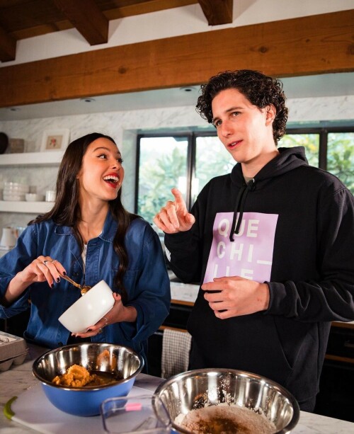 F9 V l WUAARtqT013a6823b51972f7