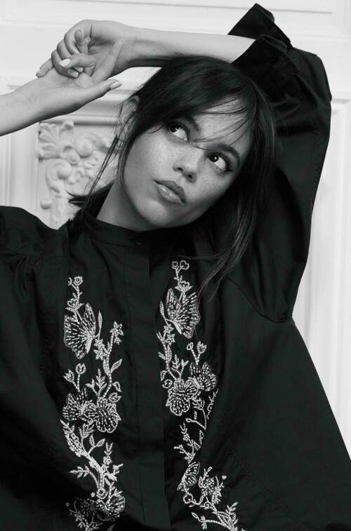 F9470AaWsAEIE4Pe729bd471c9d350b