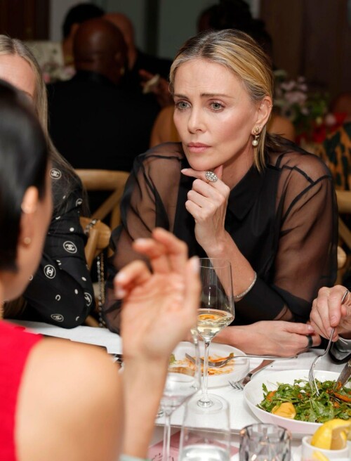 F9V1iLLWMAA34JM54f13d26bf6ef883