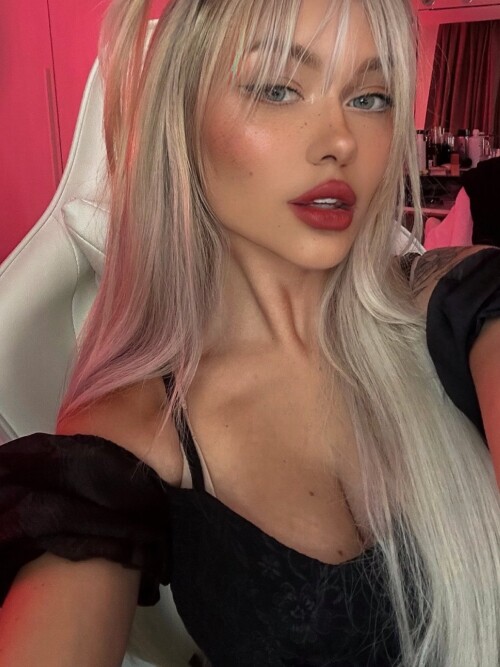 F9sjpcfWIAAqDNA840da441104a8208