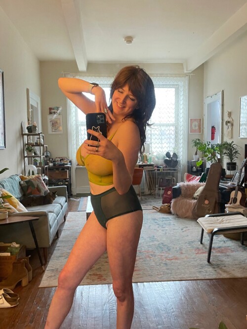 FB2BBEEA DFCF 47A5 8850 575158C0904F