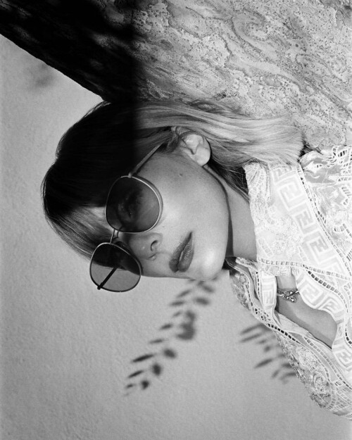 FBAEF1AB 3F17 4D44 B463 D25DEDA4CB19