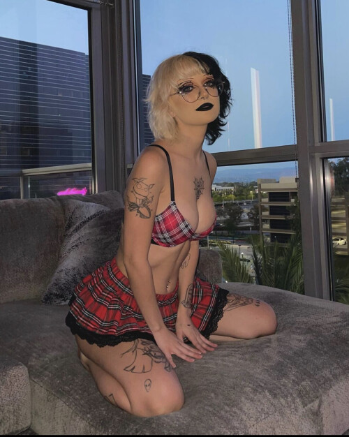 FDFBE7C7 9776 4BB1 8AF0 F89DC8BB8DA7