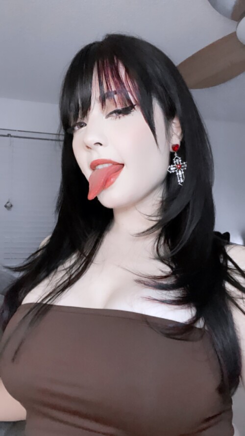 FHvA707UcAALnPf68db581e44db7a14