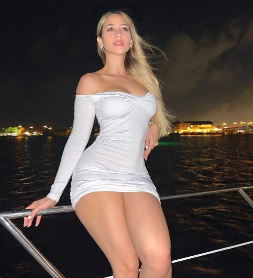 FL4 m9MVkAM4o9l2598058fccb9676b