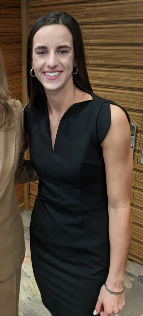 FPIuC6hX0AE7Bj8ba03650c9a2b0271